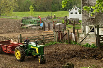 Gautam Thrasher has introduced the most flawless Agricultural equipments and industrial products.